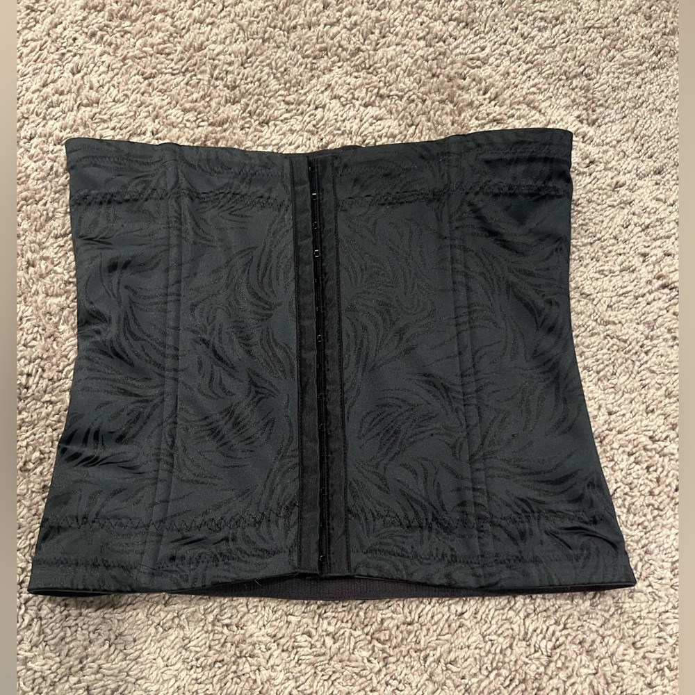 Maidenform• waist trainer size medium